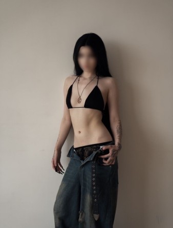 Девушка массажистка Mира, салон Molli